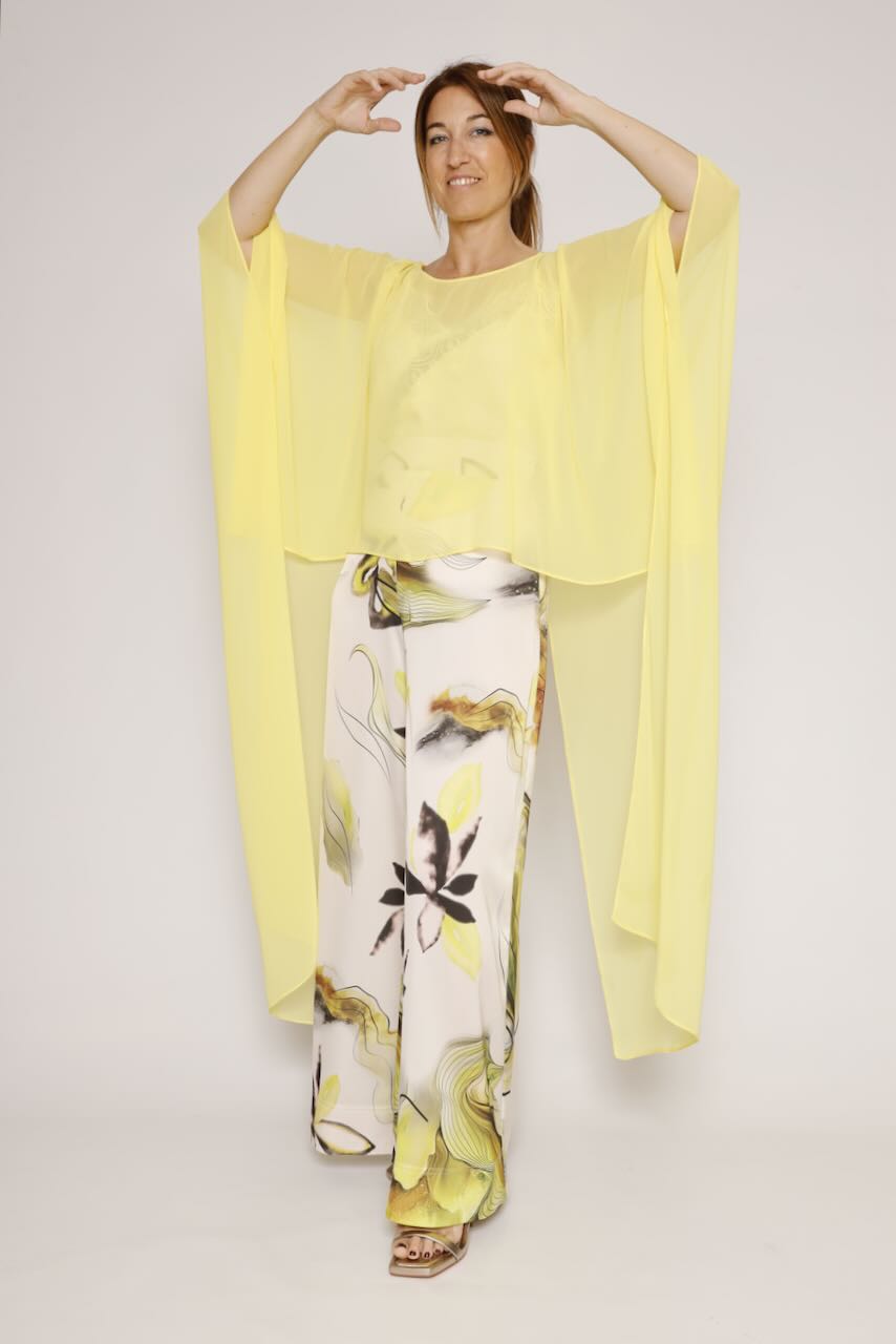 Blusa tipo capa asimétrica 63-2189-AMARILLO
