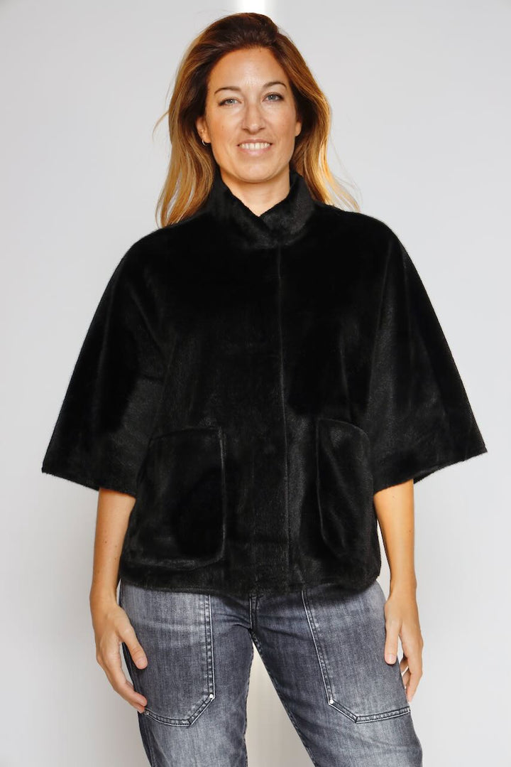 CAPA DEWI.7002511-NEGRO