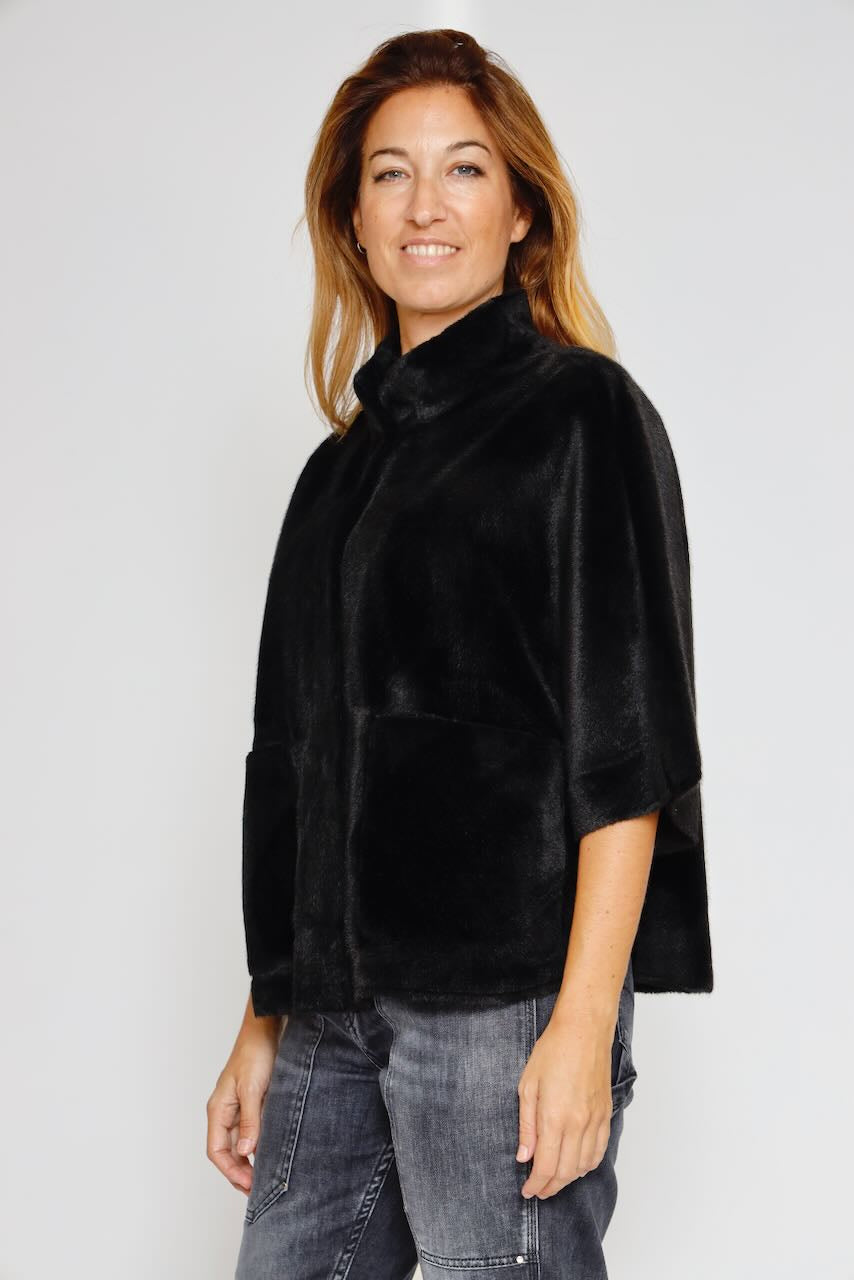 CAPA DEWI.7002511-NEGRO