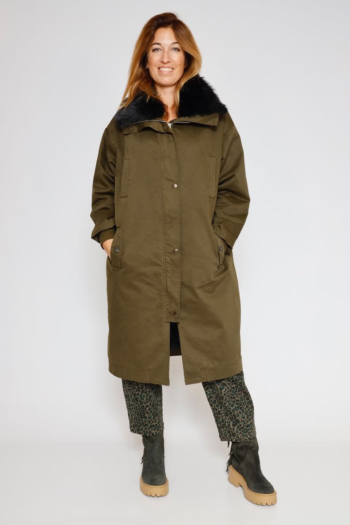 ABRIGO A25CA601-MILITAR