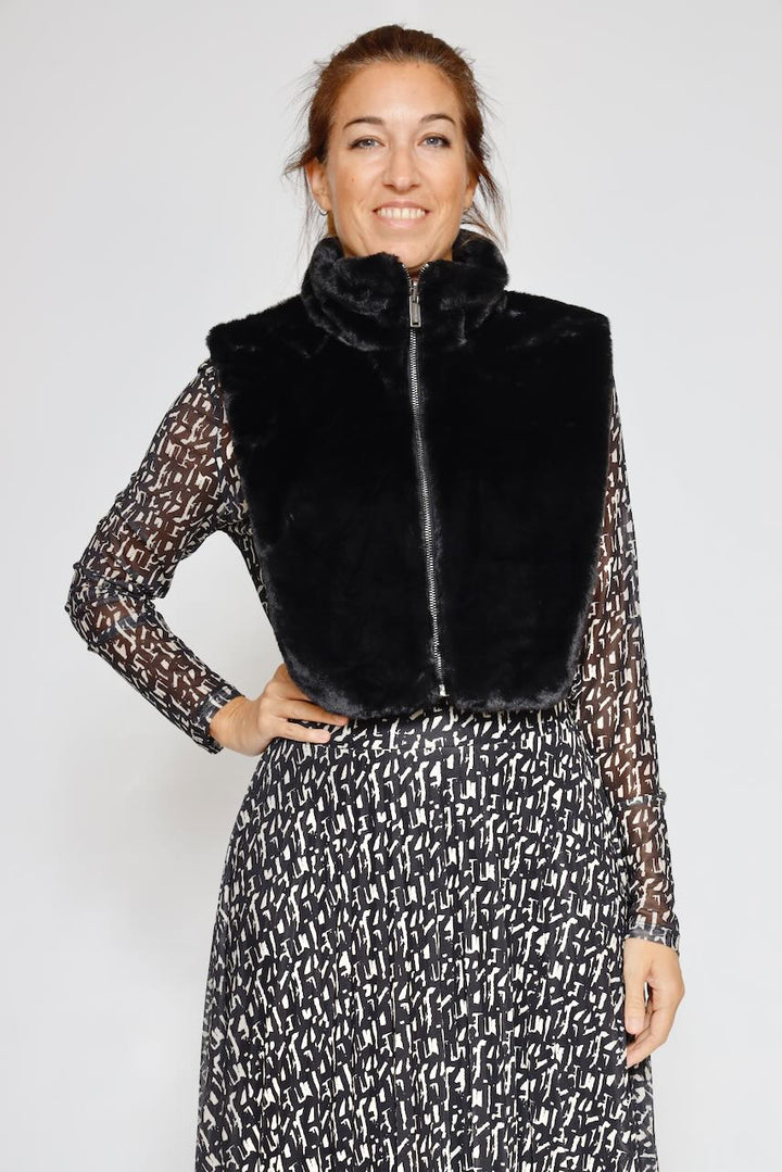 CAPA REVERSIBLE NURA.7002512-NEGRO