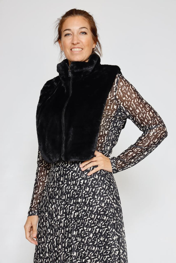 CAPA REVERSIBLE NURA.7002512-NEGRO