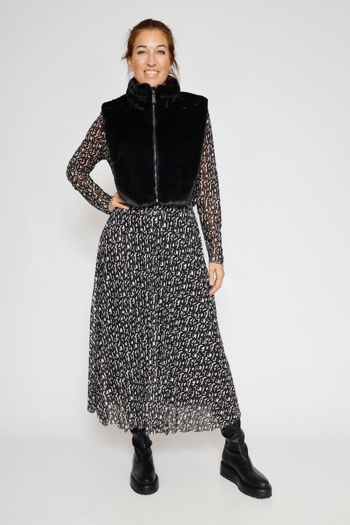 CAPA REVERSIBLE NURA.7002512-NEGRO