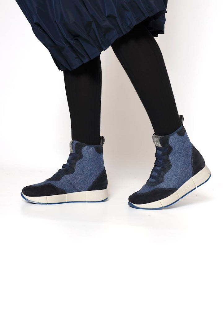 ZAPATILLA ABOTINADA 27076-MARINO