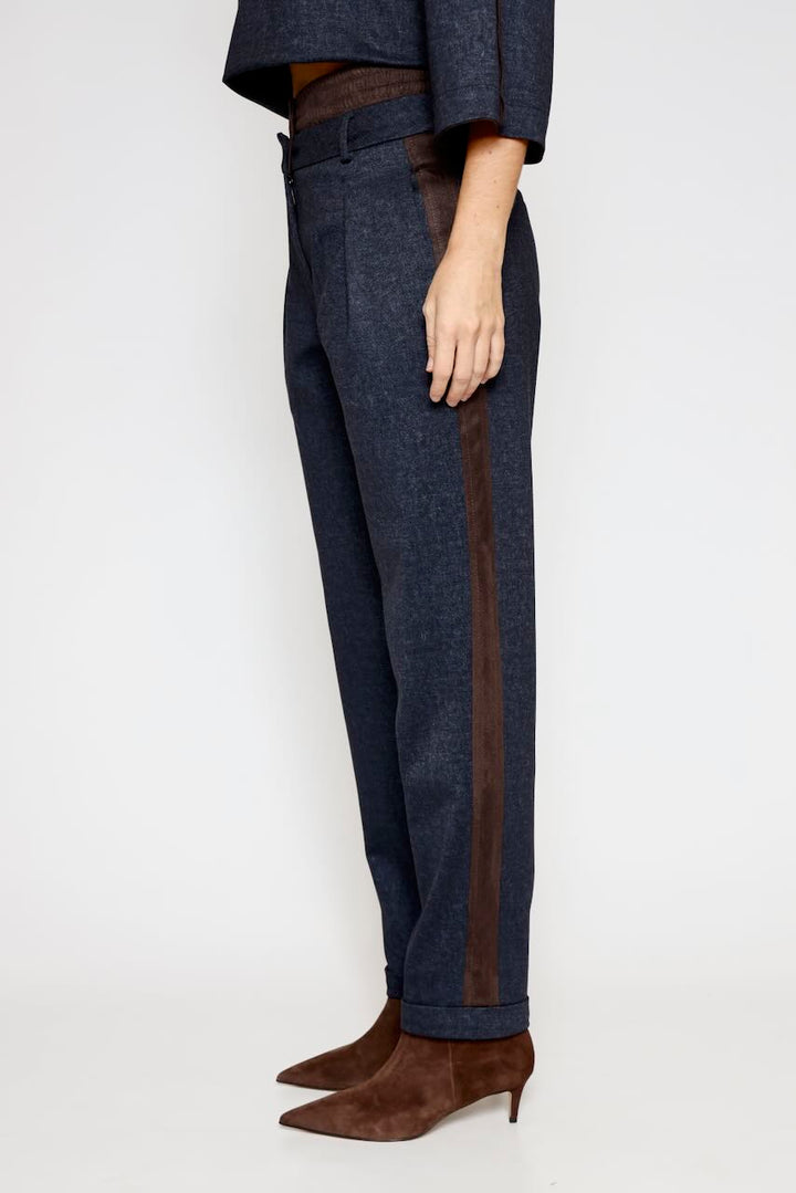 Pantalones con detalles efecto ante y bajos vueltos 54-5026-MARINO