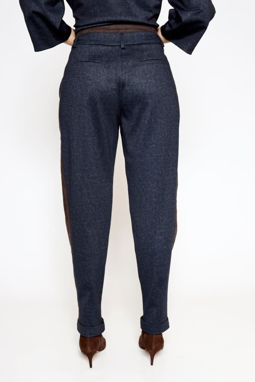 Pantalones con detalles efecto ante y bajos vueltos 54-5026-MARINO