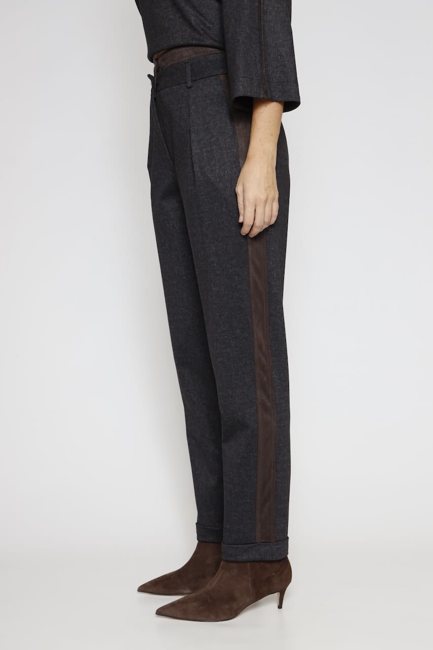 Pantalones con detalles efecto ante y bajos vueltos 54-5026-NEGRO