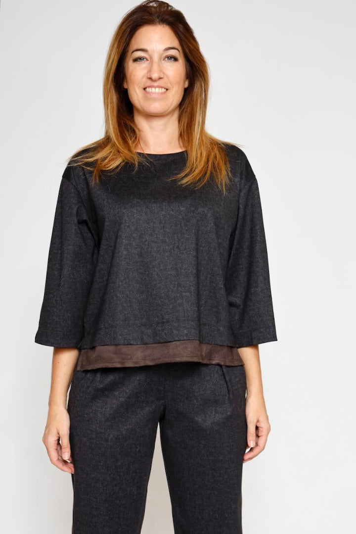 BLUSA CON DETALLES EFECTO ANTE 54-2031-NEGRO