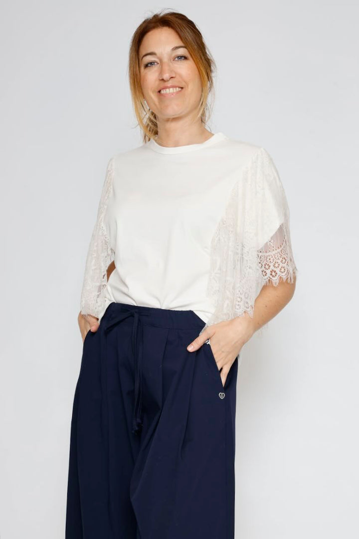 CAMISETA 561071-LATTE