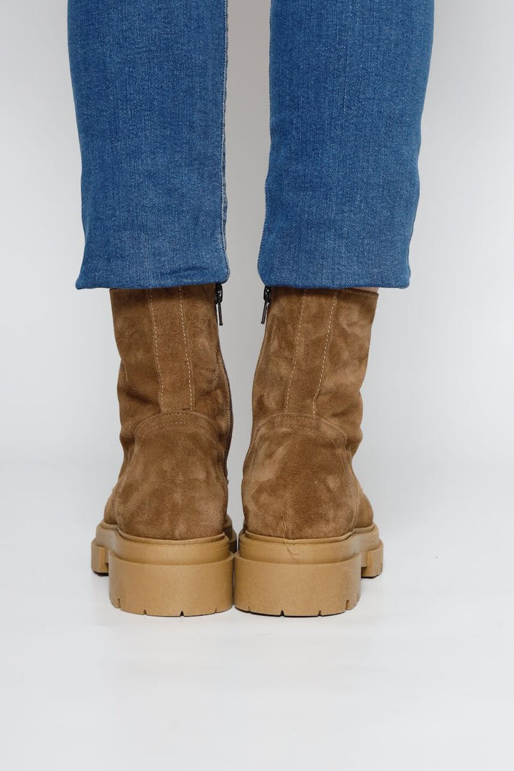 XS02-CAMEL BOOT