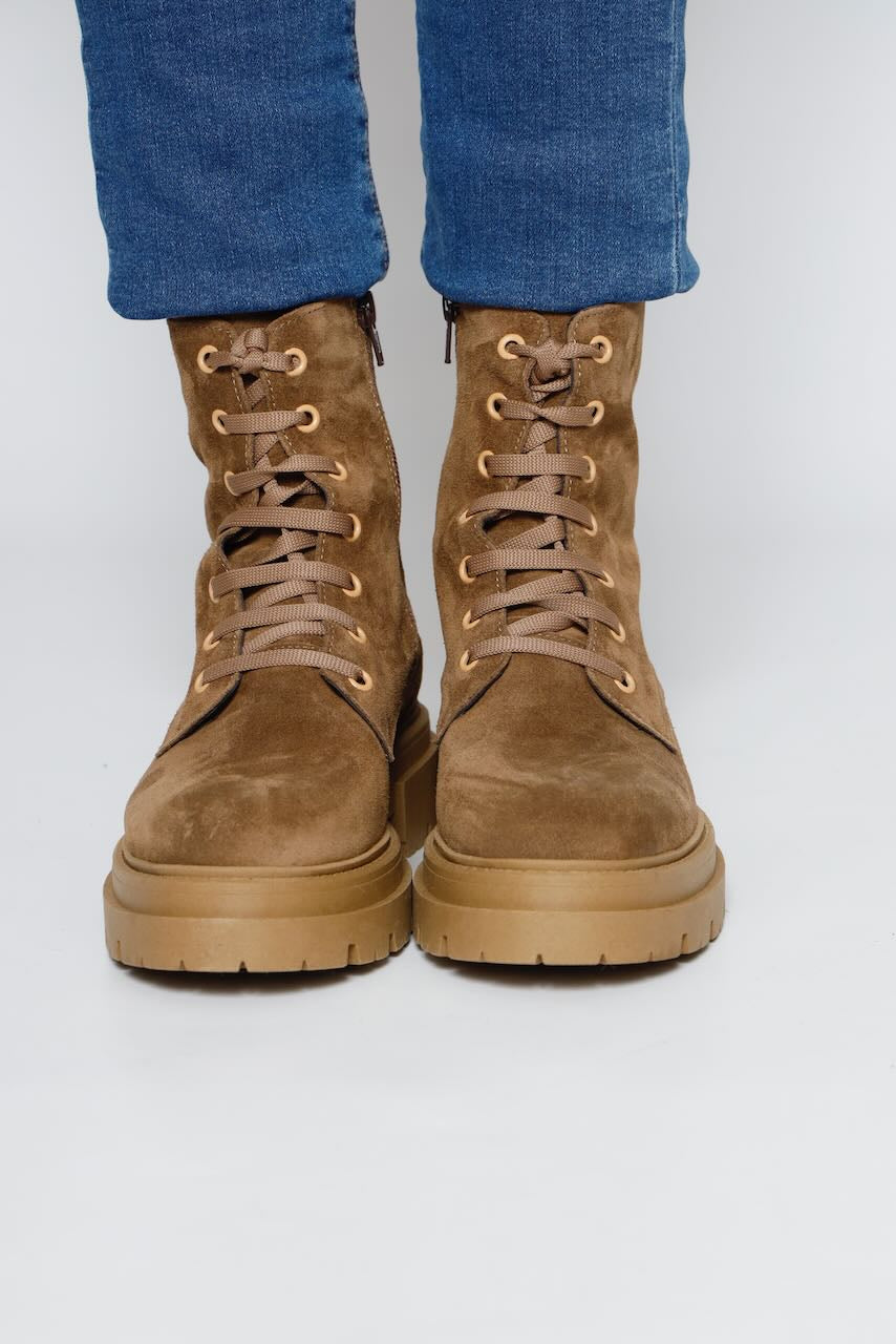 XS02-CAMEL BOOT