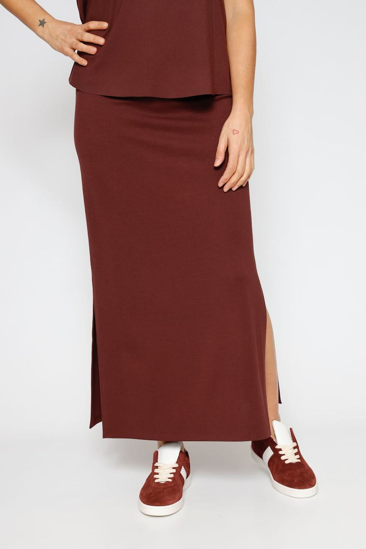 GLV6IHZ-BURGUNDY SKIRT