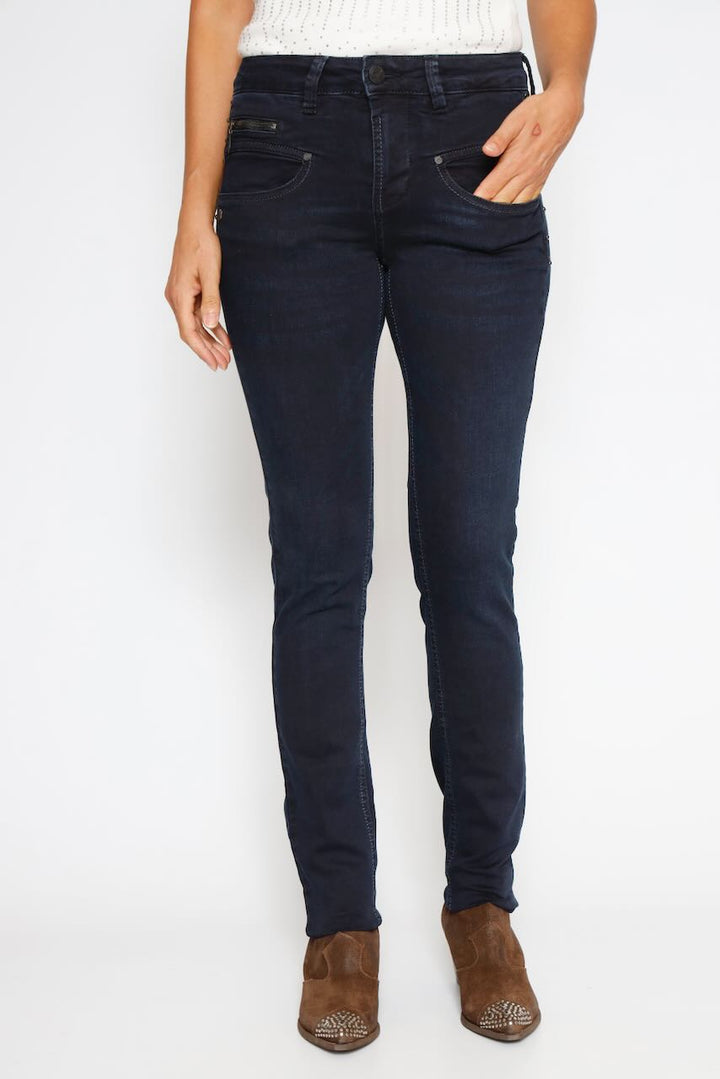 ALEXA HIGHWAIST JEANS - NAVY