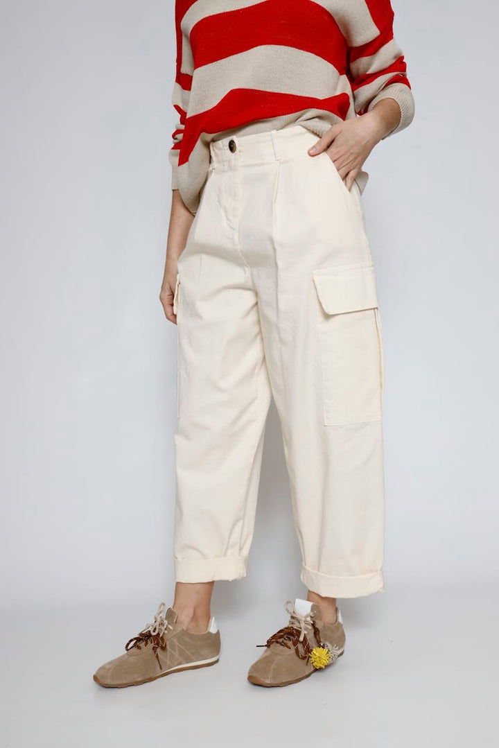 PANTALÓN CARGO A25RU204-LATTE