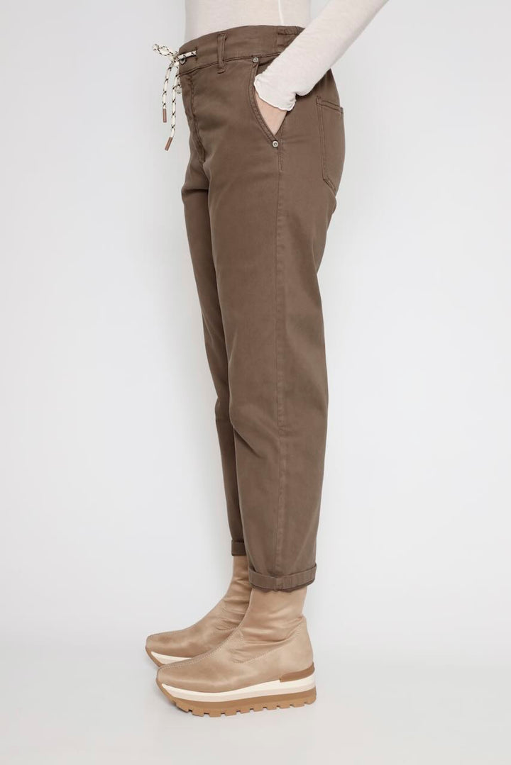 PANTALÓN P0T9BTWN3N-MARRON