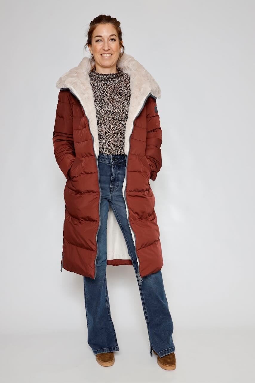 PLUMIFERO KEILAFUR.7002511-BURDEOS