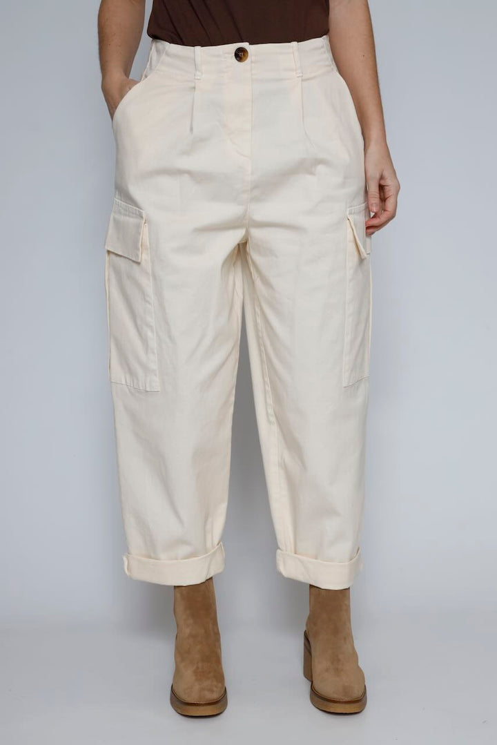 PANTALÓN CARGO A25RU204-LATTE