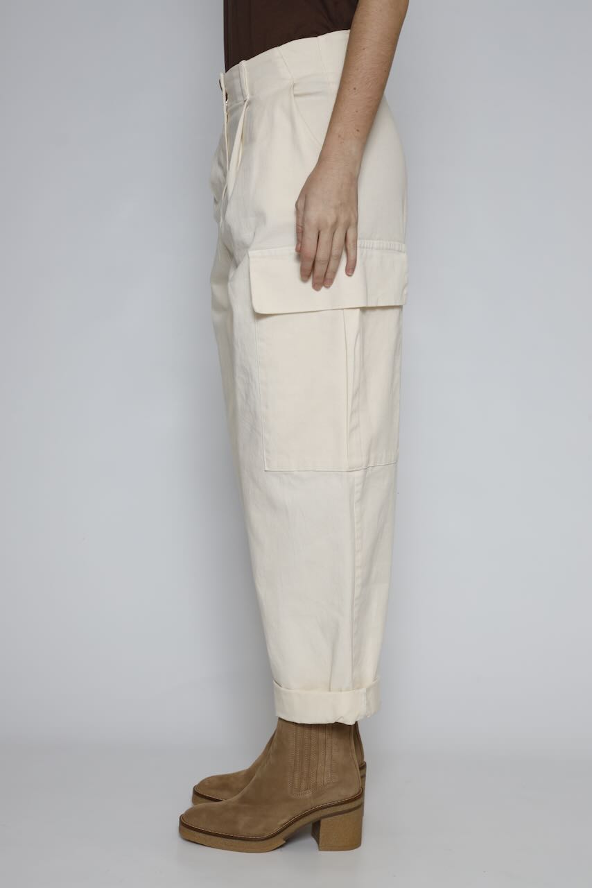 PANTALÓN CARGO A25RU204-LATTE