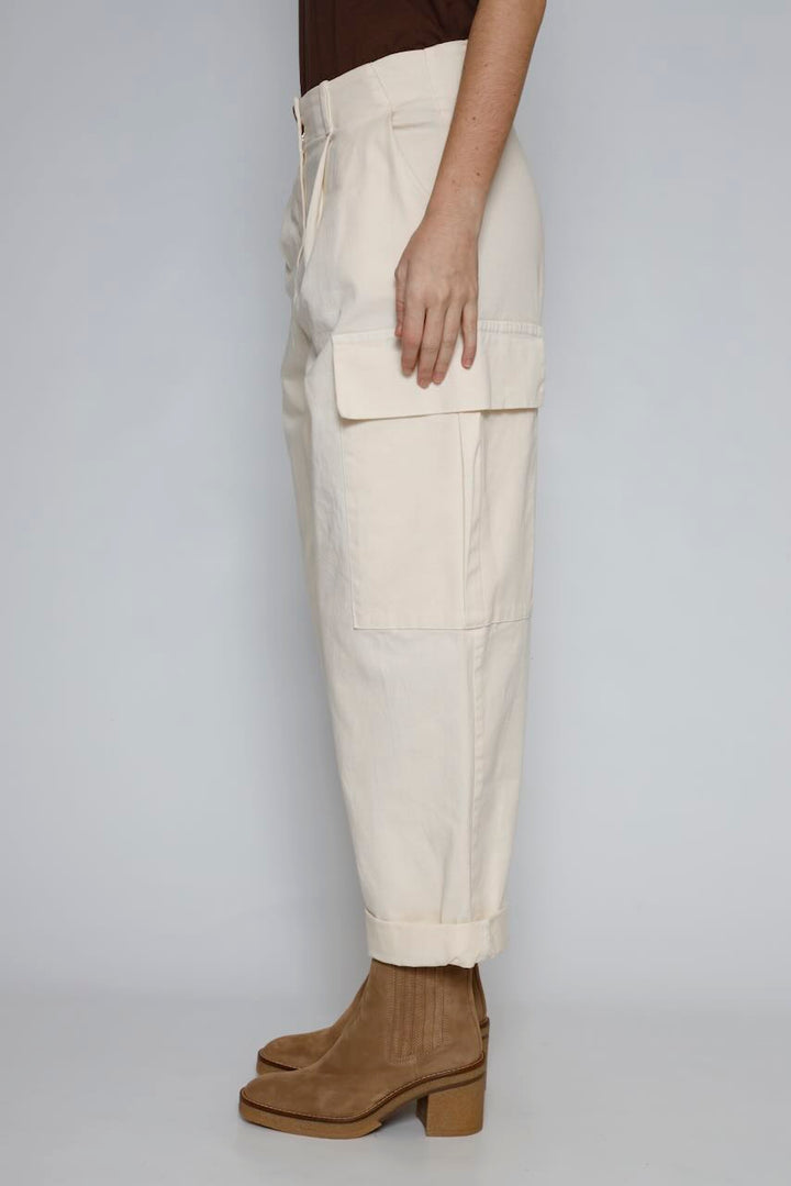 PANTALÓN CARGO A25RU204-LATTE