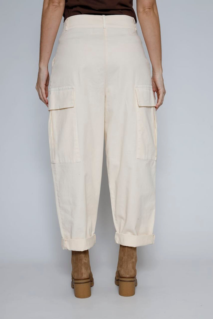 PANTALÓN CARGO A25RU204-LATTE