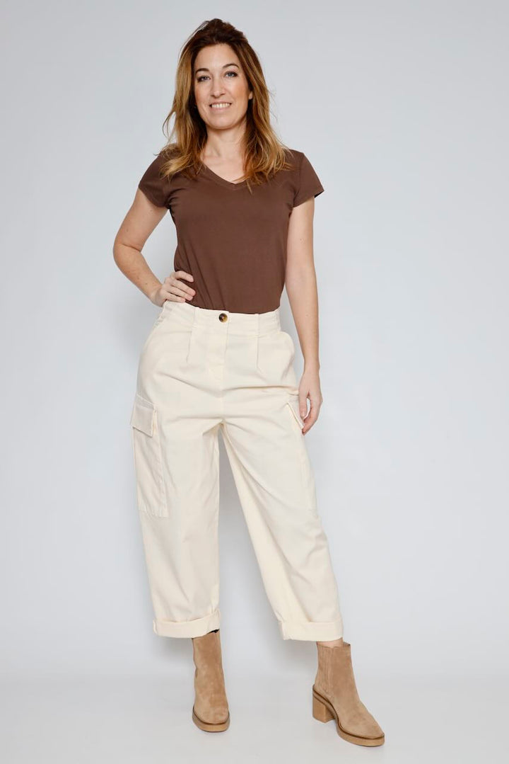 PANTALÓN CARGO A25RU204-LATTE