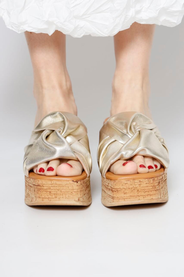 SANDALIA CUÑA 57950-ORO