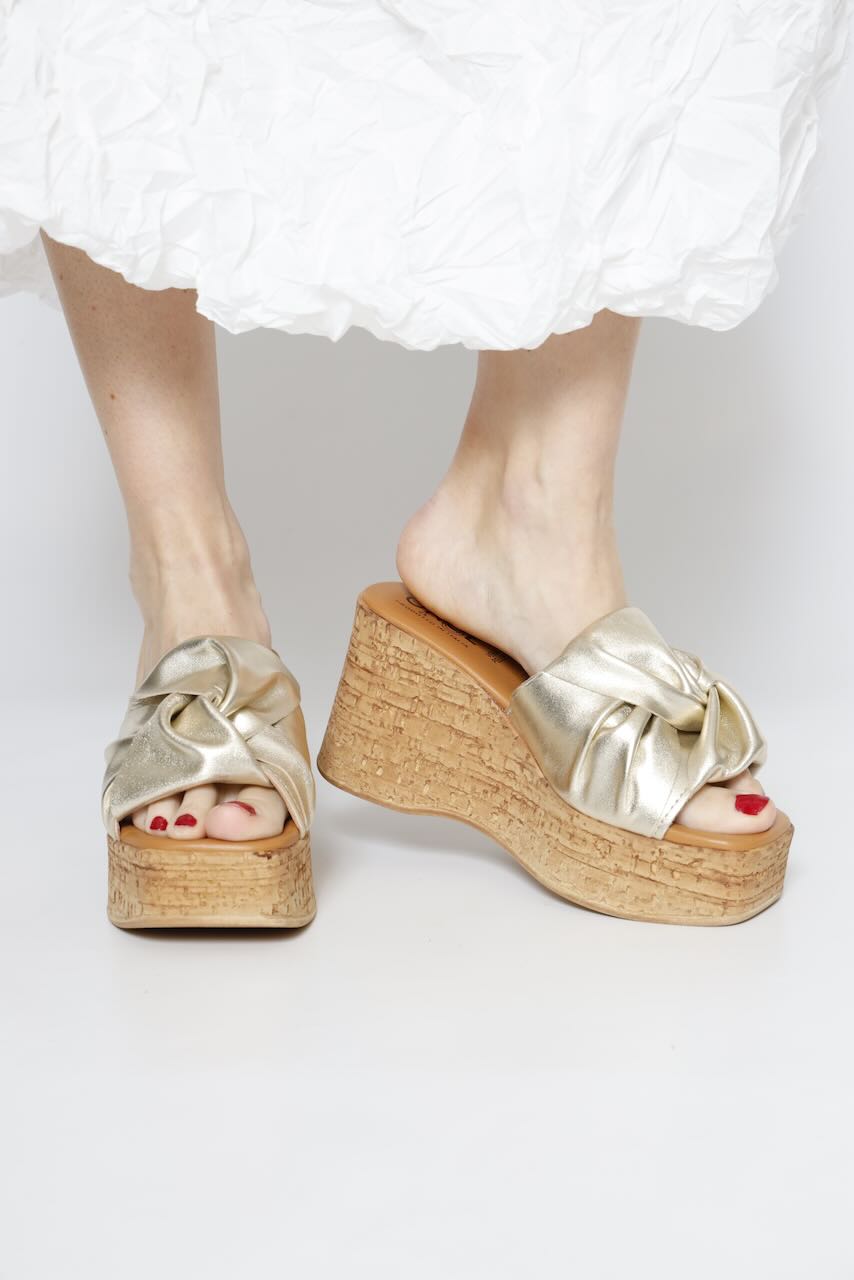 SANDALIA CUÑA 57950-ORO