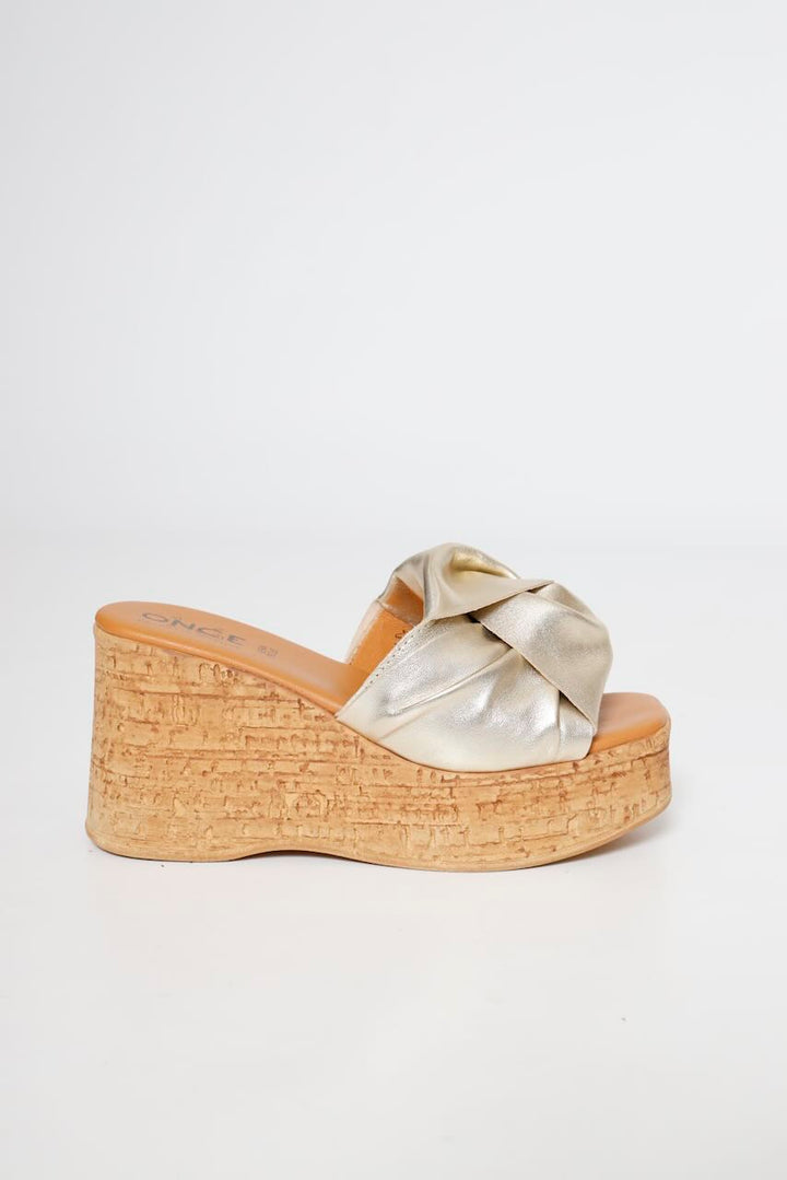 SANDALIA CUÑA 57950-ORO