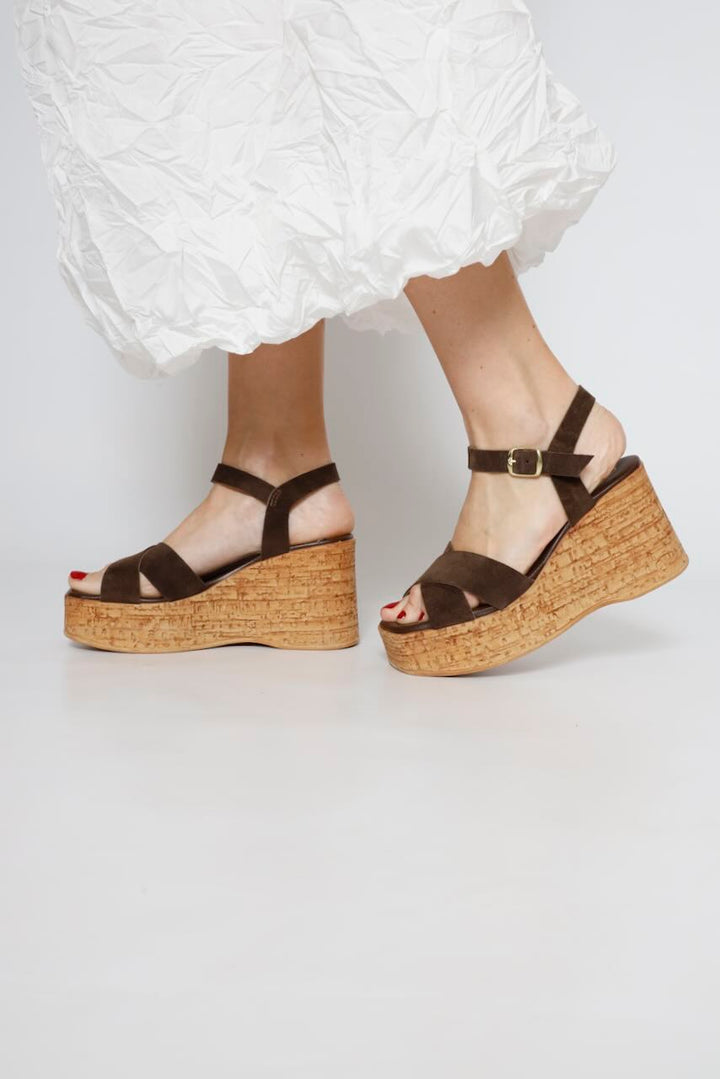 SANDALIA CUÑA 57657-CACAO