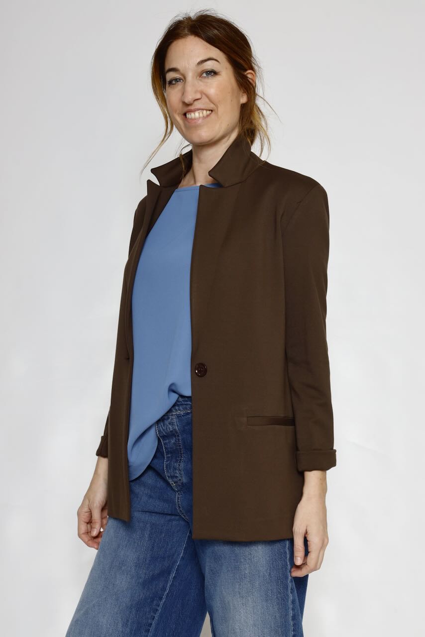 AMERICANA OVER JAH1KHZ-MARRON