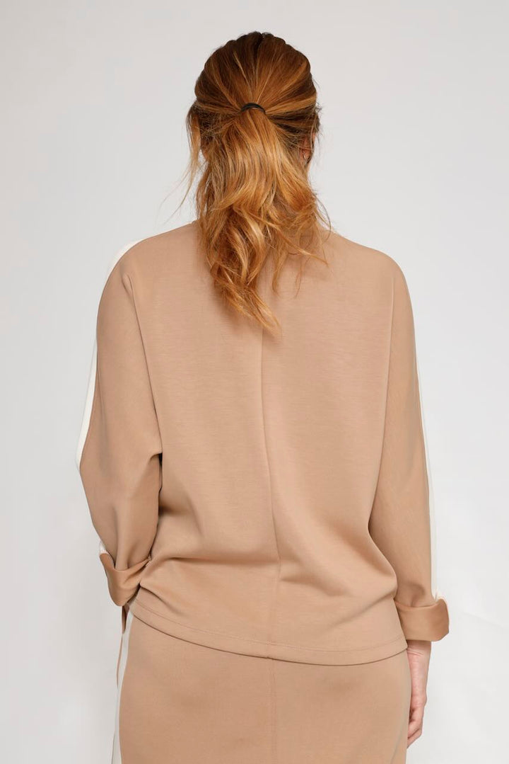 SUDADERA VAYA.7002621-CAMEL